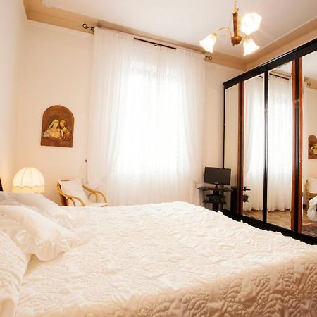 Room Cavour, Nearby Cinqueterre La Spezia Buitenkant foto