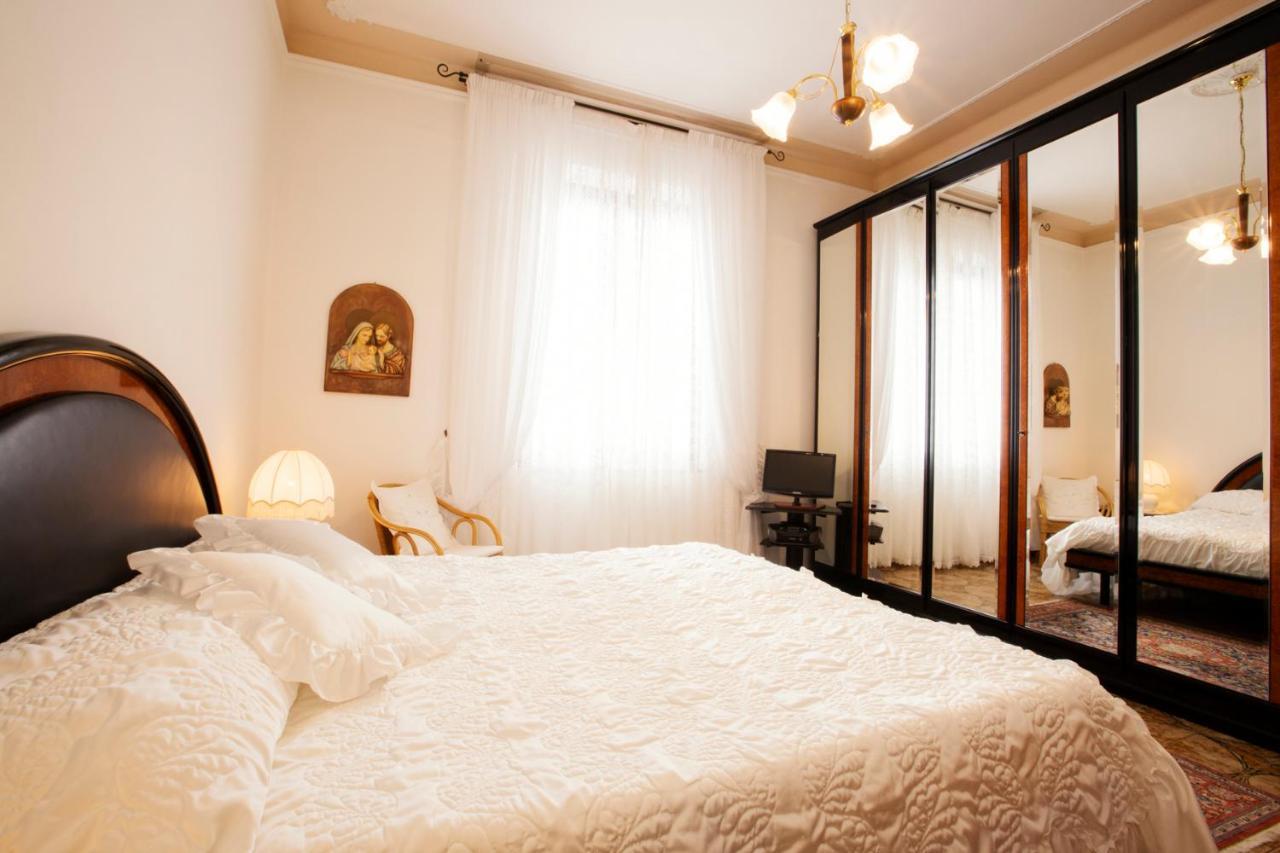 Room Cavour, Nearby Cinqueterre La Spezia Buitenkant foto