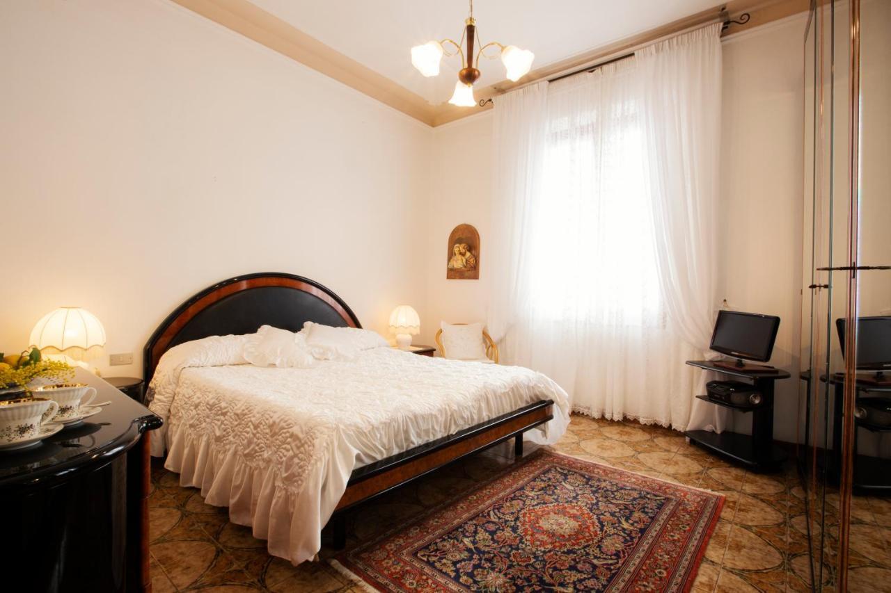 Room Cavour, Nearby Cinqueterre La Spezia Buitenkant foto